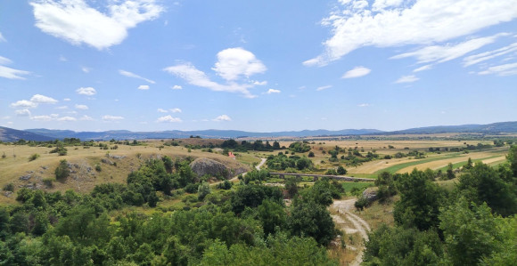 Danas će biti svježije vrijeme uz prolaznu kišu