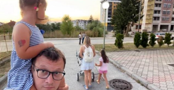 Породични тренуци: Божовић подијелио фотографију из шетње