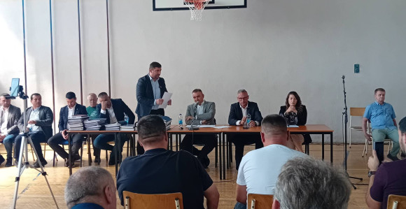 Варнице на састанку у Главичицама: Минић напустио скуп