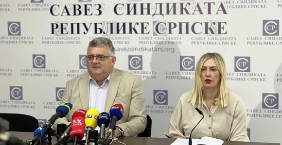 Подићи плате и вратити углед радницима у просвјети