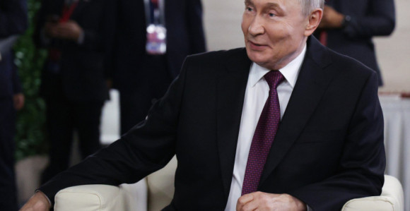 Путин наредио тродневну обуставу напада на Кијев