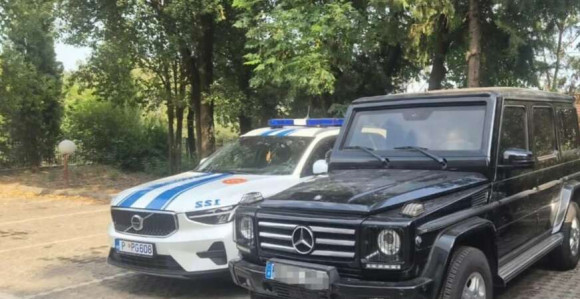 Звицеров блиндирани "мерцедес" пронађен у Црној Гори