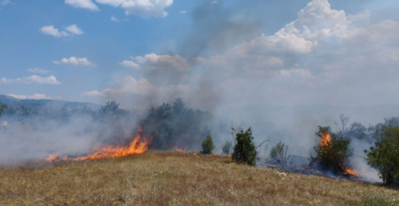 Požari se šire: Stanje u Drvaru loše, izgorjelo nekoliko kuća