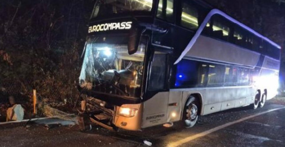 Четворо дјеце и вођа пута повријеђени код Мојковца