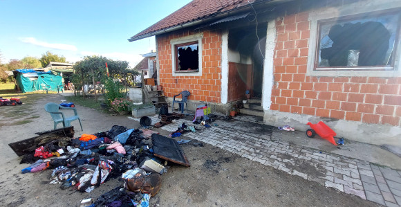 Приједор: У пожару страдала дјевојчица од двије и по године