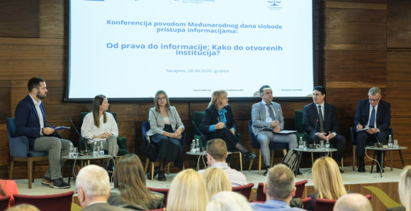 И даље тешко до пуних информација о потрошњи јавног новца