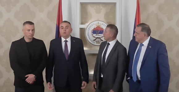 Минић даје орден Нешићу “за спашавање Српске од пожара”!?