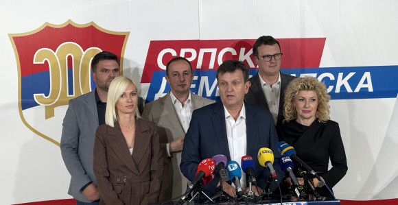 Одлука о искључењу Љубише Петровића остаје на снази!