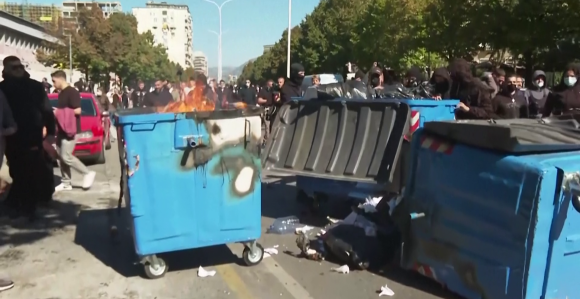 Током четири дана протеста у Албанији повријеђено 156 људи