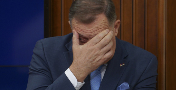 Dodik potvrdio: Struja će poskupiti, a oni koji se griju na struju moraće debelo da plate