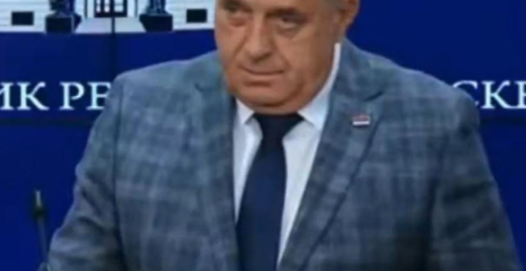 Додик поново напада новинаре, подршка колеги Шушку