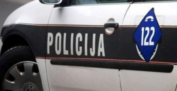 Малољетно дијете пало са пртљажника БМВ и погинуло